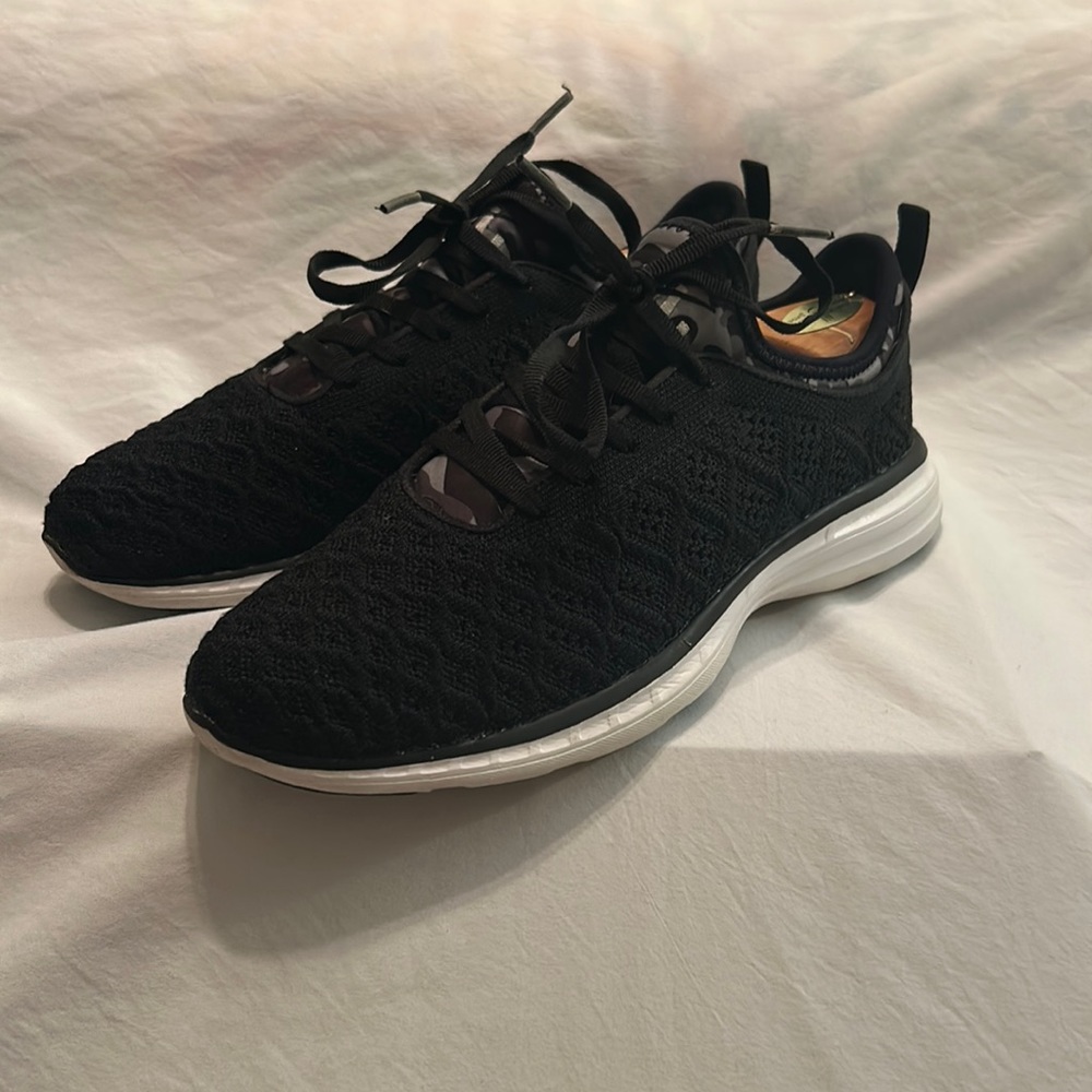 APL® TechLoom Phantom Running Shoe